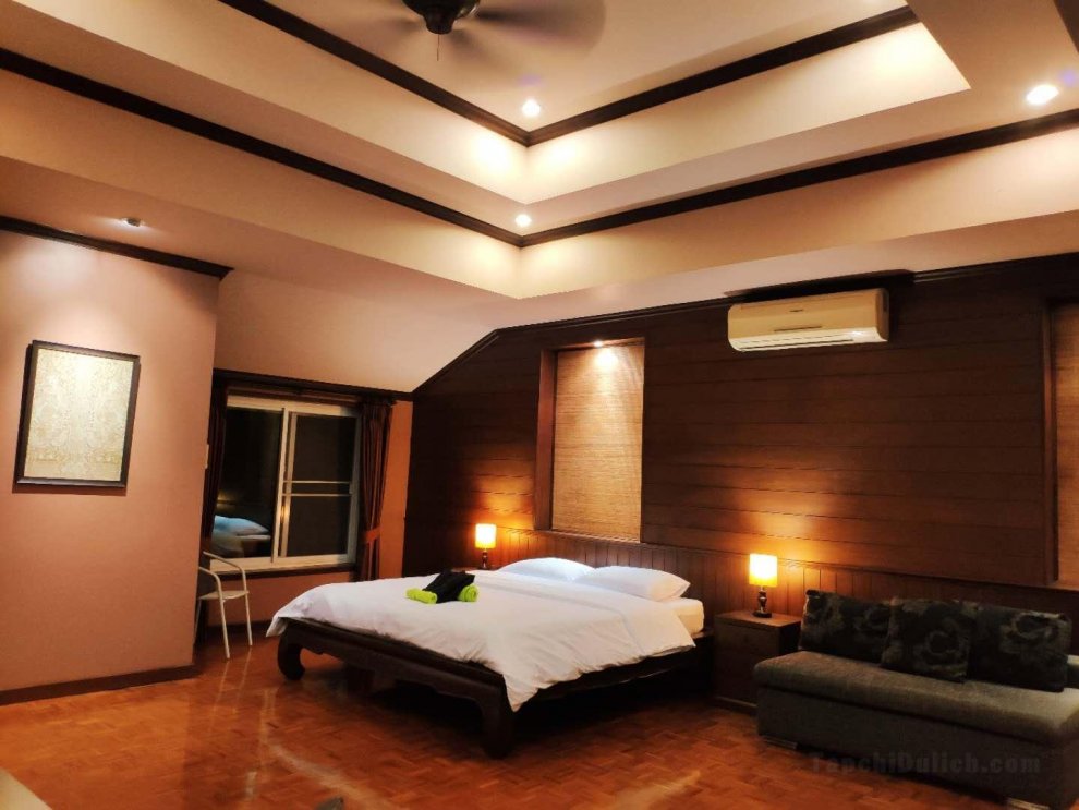 Big Lanna Deluxe Room in Momoka Luxury Pool Villa