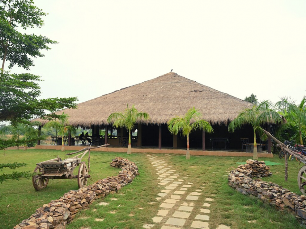 Karhandla Farm & Resort
