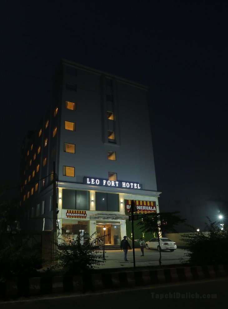 Khách sạn Leo Fort
