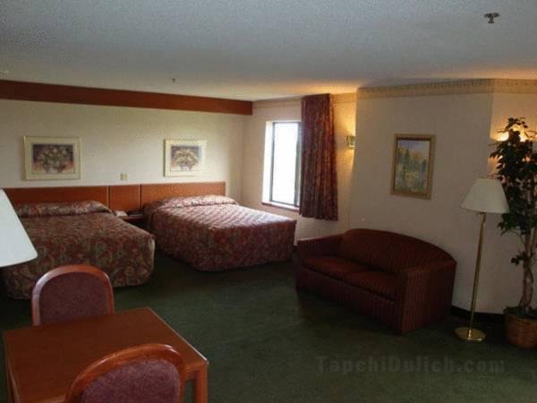 Syracuse Inn and Suites