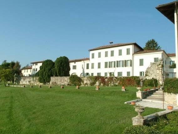 Khách sạn Villa Policreti