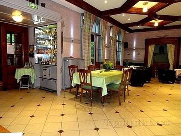 Khách sạn Logis Notre-Dame - restaurant ouvert midi et soir sauf dimanche soir