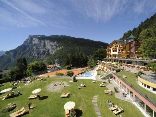 Khách sạn Alp Wellness Sport Panorama
