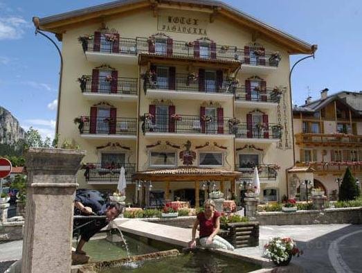 Khách sạn Paganella Gourmet & Relax