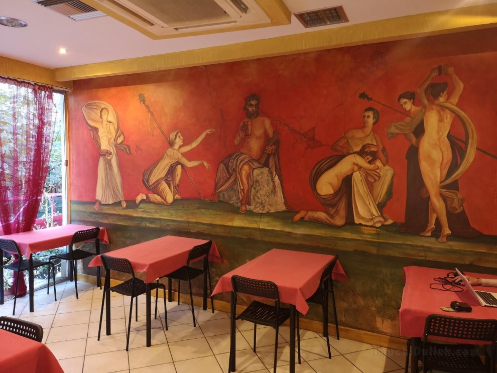 Khách sạn Dionysos