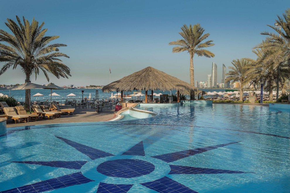 Khách sạn Radisson Blu & Resort, Abu Dhabi Corniche