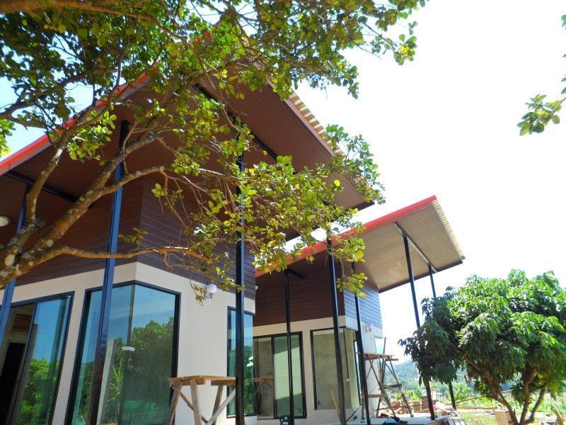 Kayom House - White Meranti House & Resort