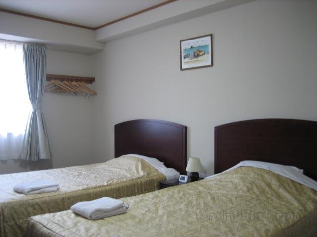 Khách sạn Peace Island Miyakojima
