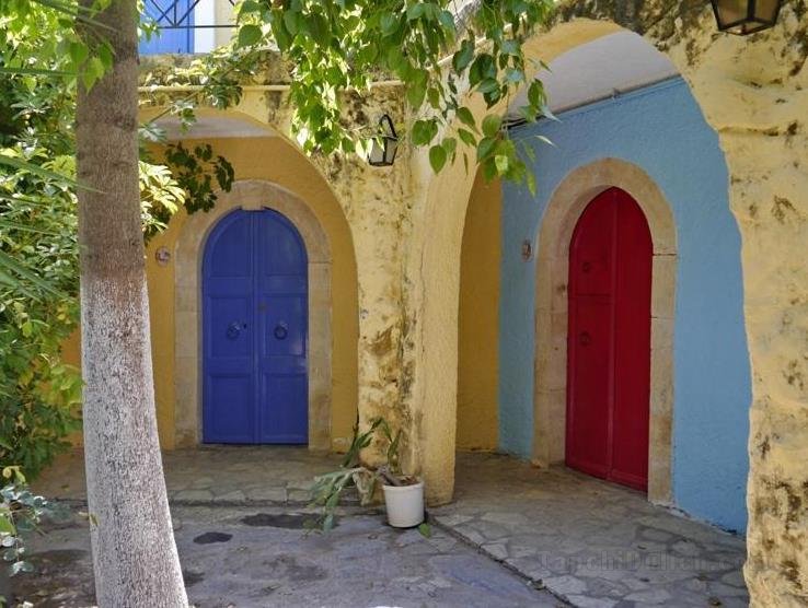 Khách sạn Arolithos Traditional Cretan Village