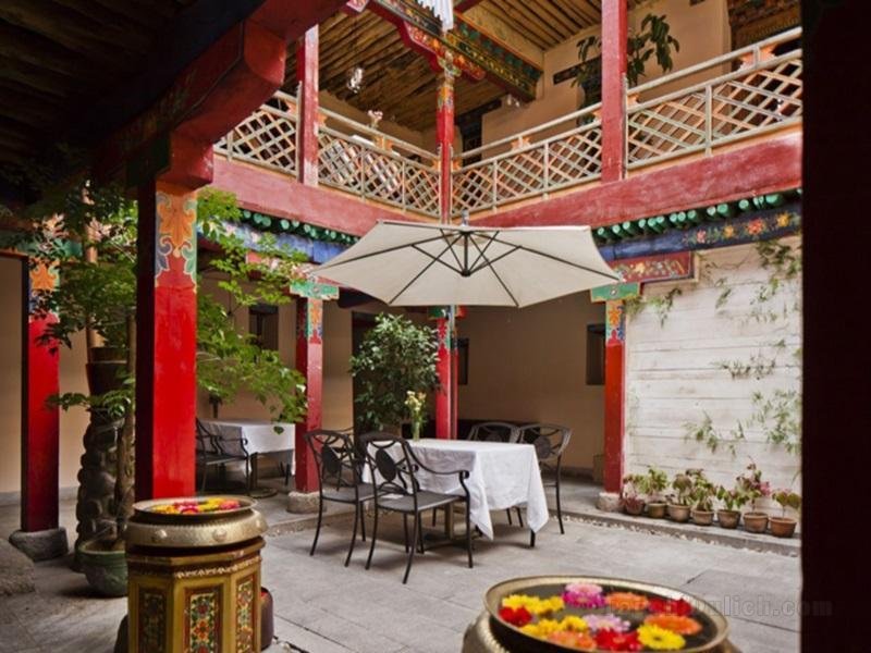 Khách sạn Yabshi Phunkhang Heritage