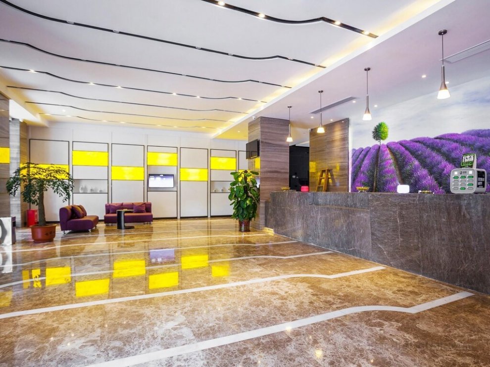 Lavande Hotels Ganzhou Golden Plaza