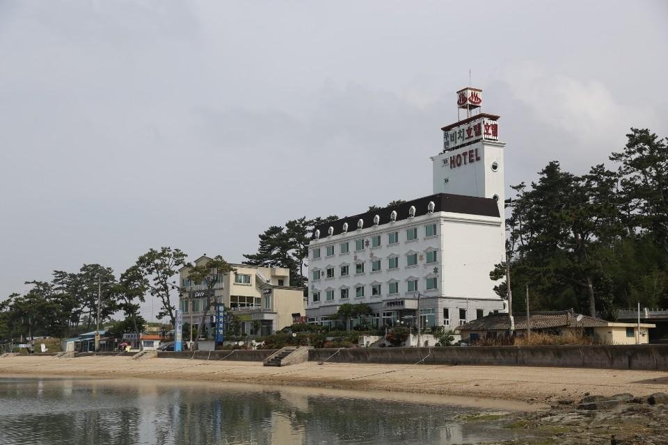 務安海灘酒店
