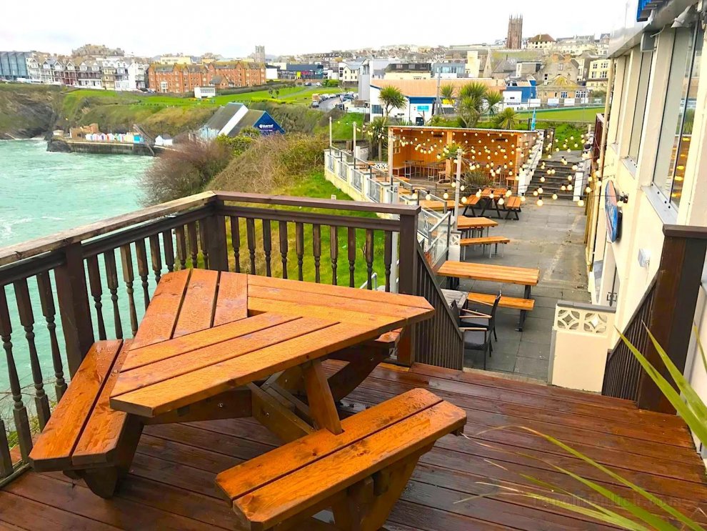 St. Christopher 's Newquay Hostel