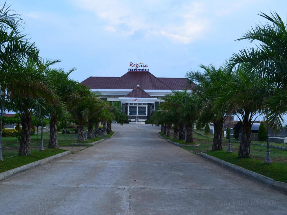 Khách sạn Regina Pemalang