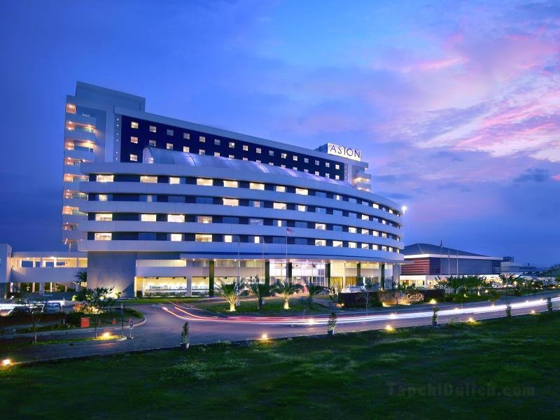 Khách sạn Aston Cirebon & Convention Center