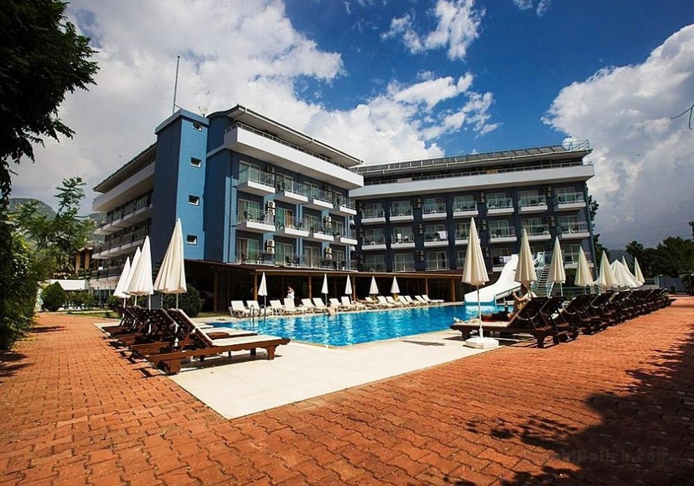 Khách sạn Monna Roza Beach Resort