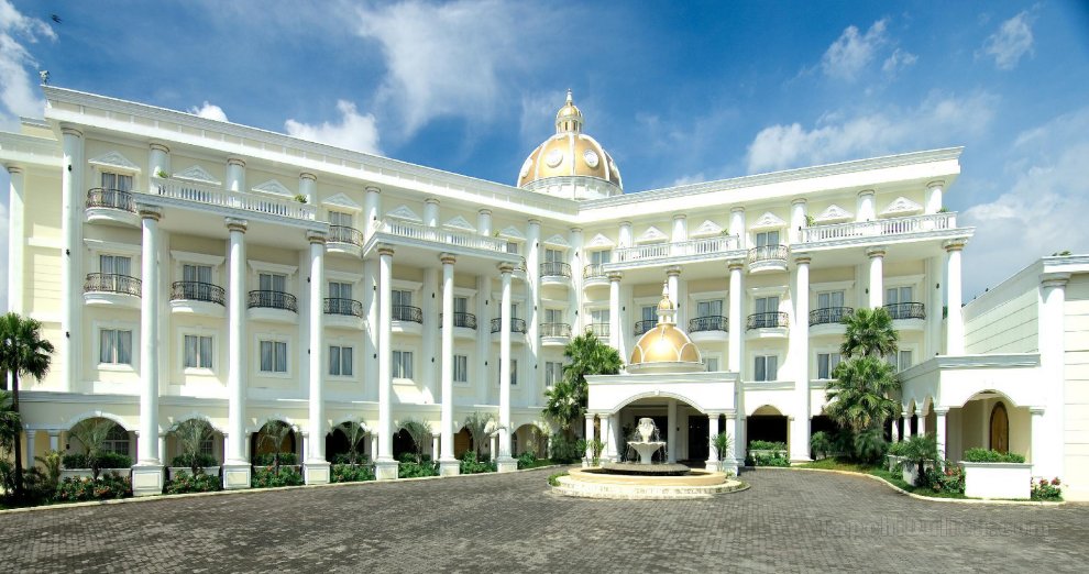 Khách sạn Yasmin Resort & Conference
