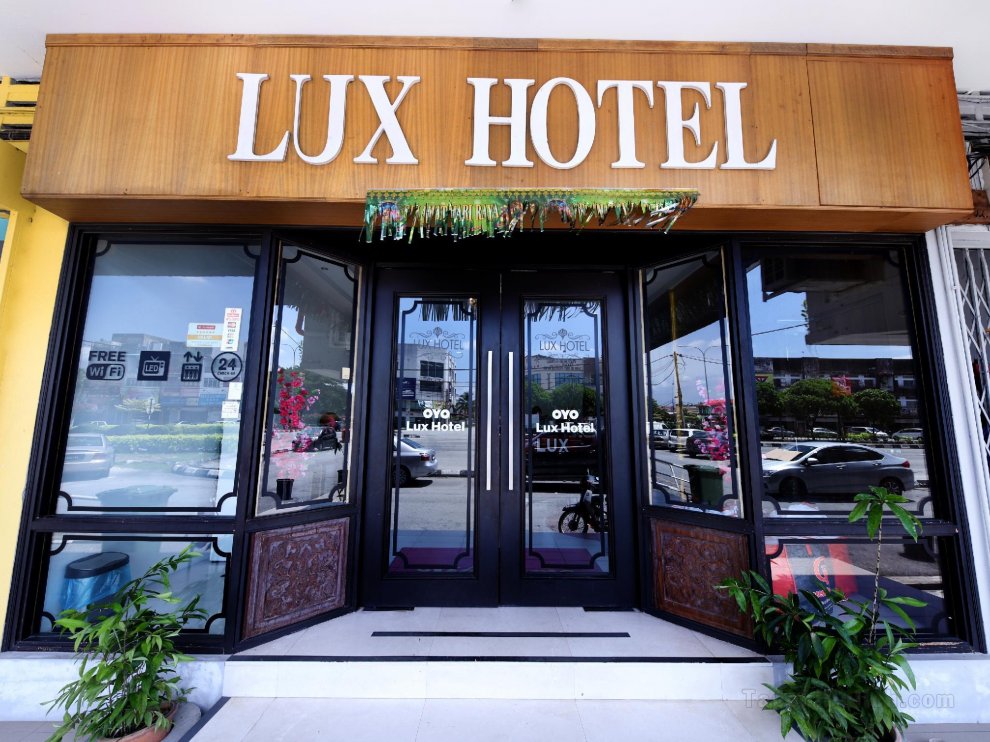 Khách sạn Lux