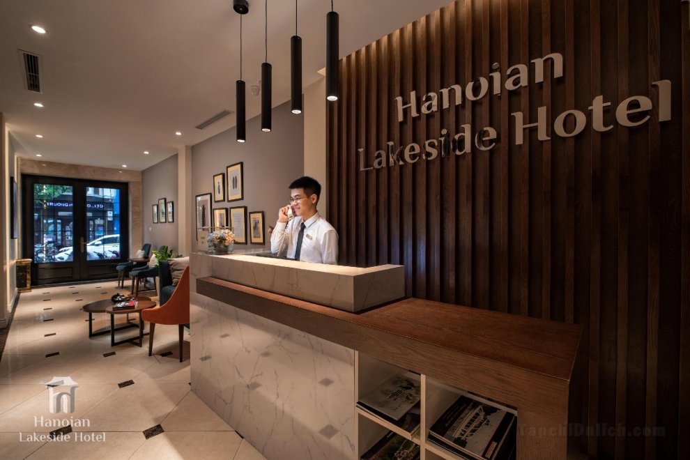 Khách sạn Hanoi Lakeside Premium