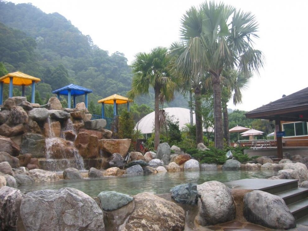 Riverain Spring Resort