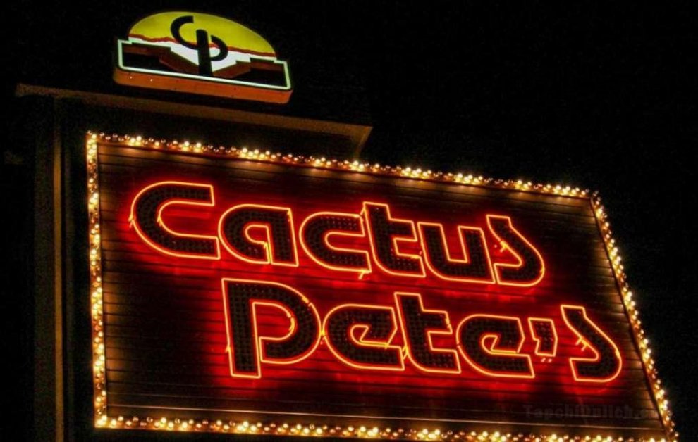 Khách sạn Cactus Petes Resort & Horseshu