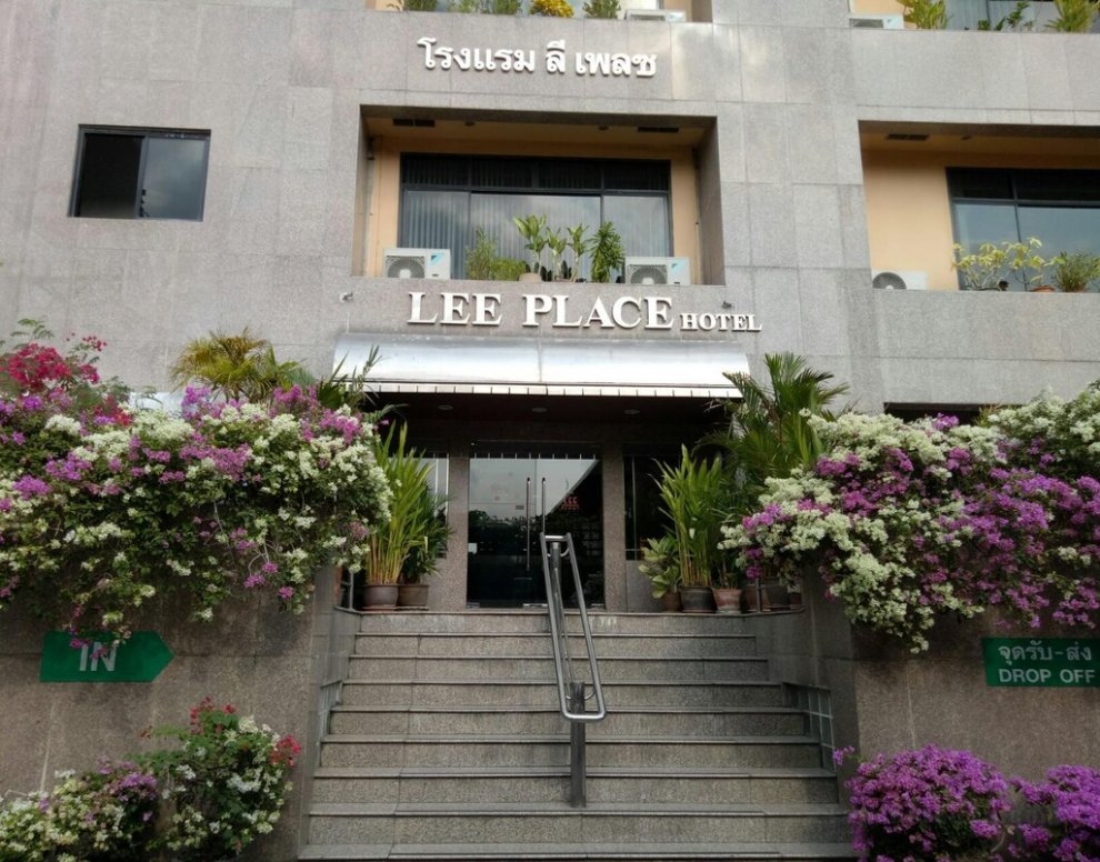 Khách sạn Lee Place