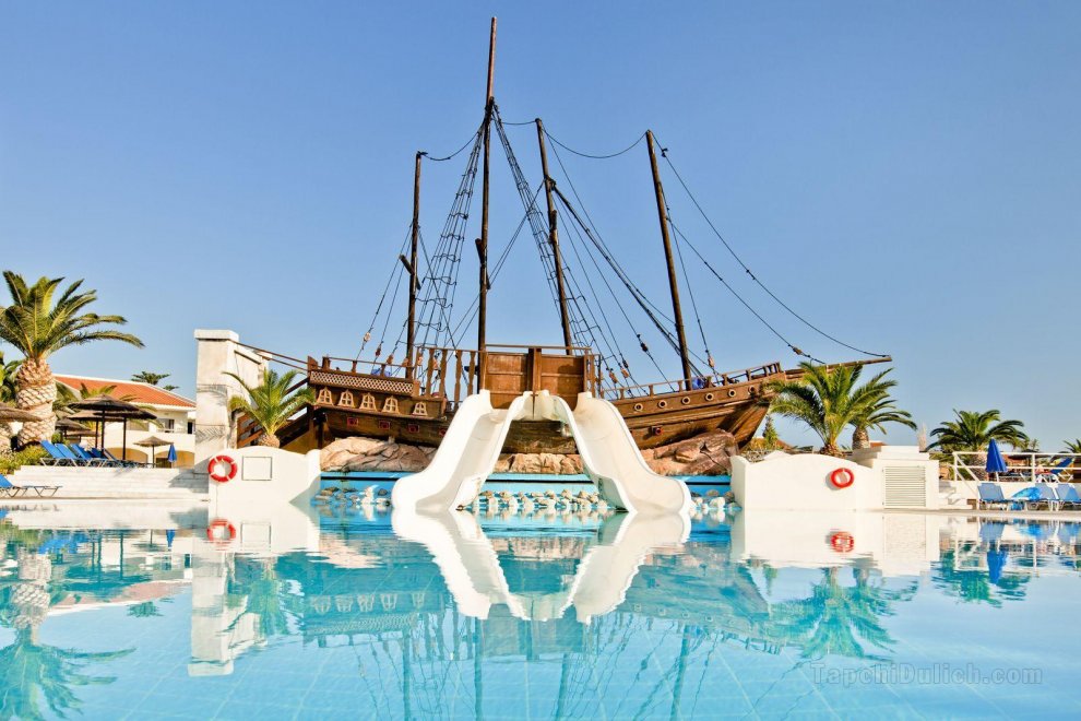Khách sạn Kipriotis Village Resort