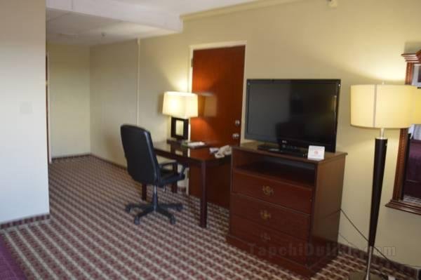 Quality Inn and Suites Fort Bragg