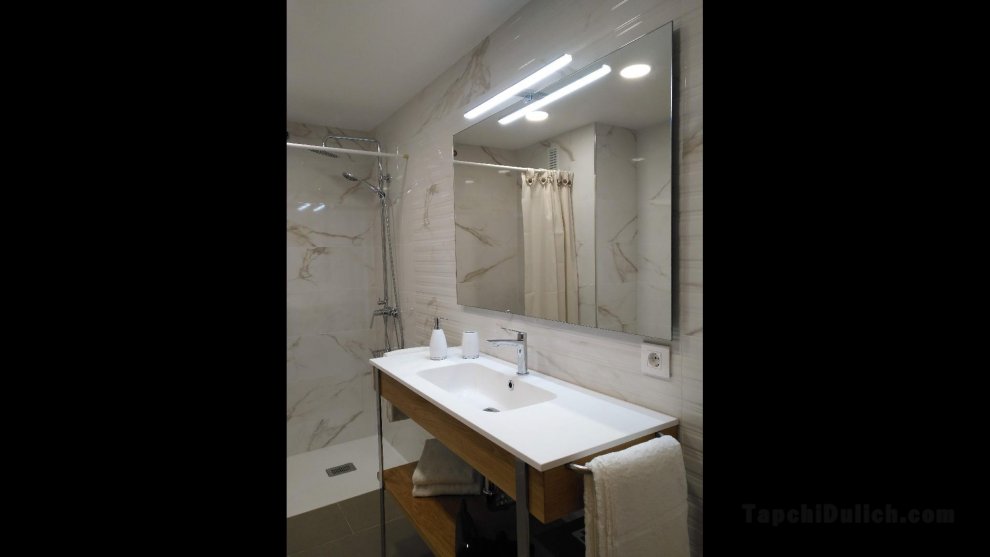 68平方米2臥室公寓 (比利亞維西奧薩市中心) - 有1間私人浴室