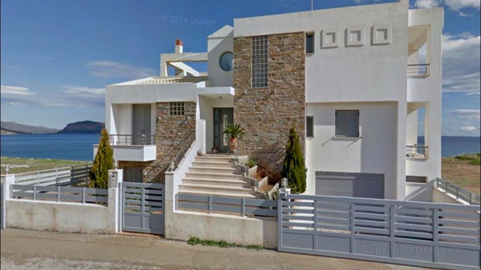 Aggeliki | House by the sea