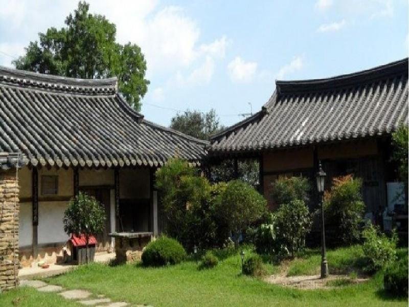 Traditional Noble Choi Old House
