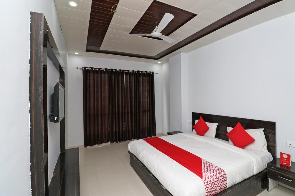 Khách sạn Capital O 36090 Sathyarth