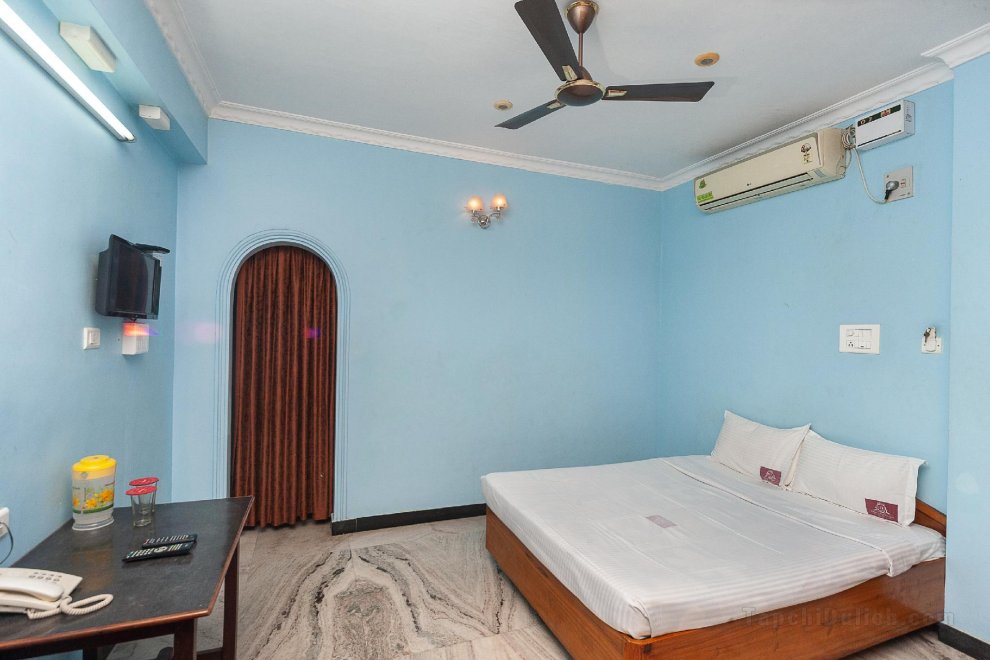 Khách sạn SPOT ON 37945 Ganga Saraswathy