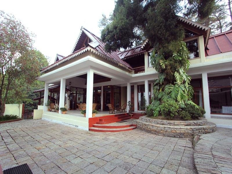 Khách sạn Royal Heritage Tripura Castle