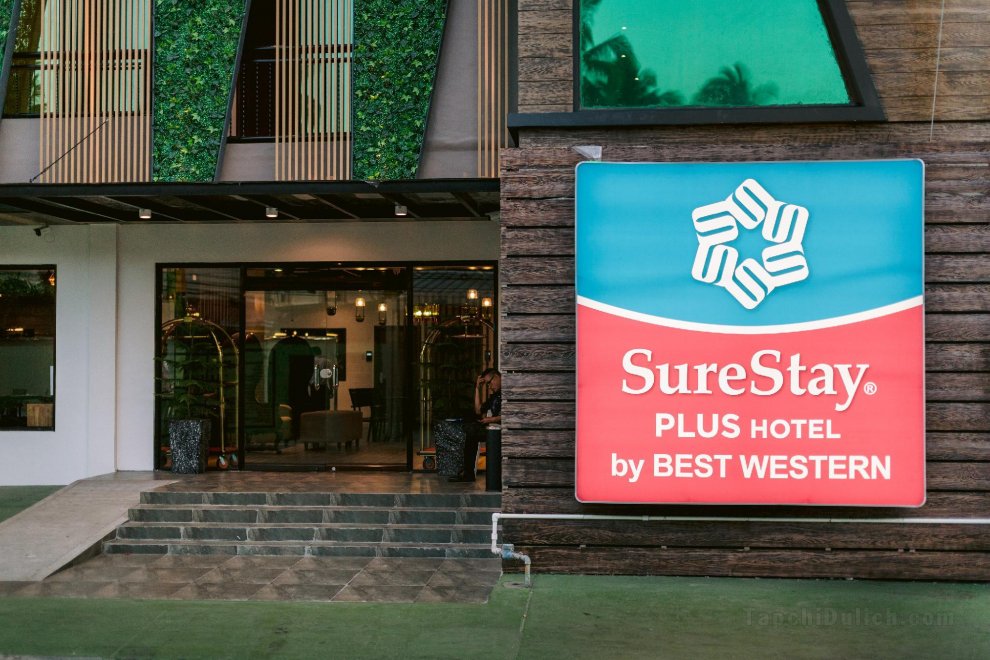 Khách sạn SureStay Plus by Best Western AC LUXE Angeles City