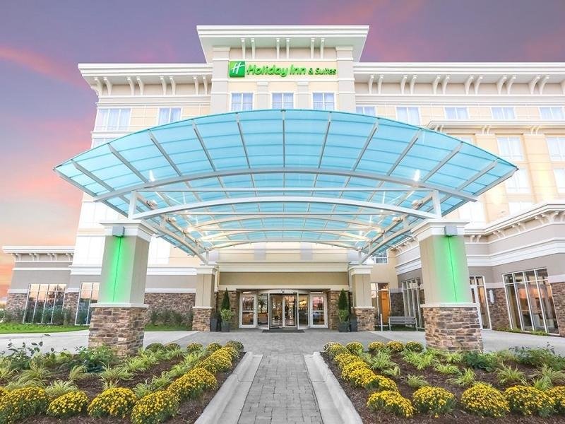 Holiday Inn and Suites East Peoria