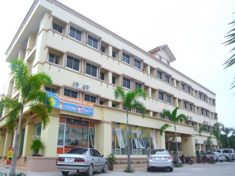 Khách sạn Chanthanee