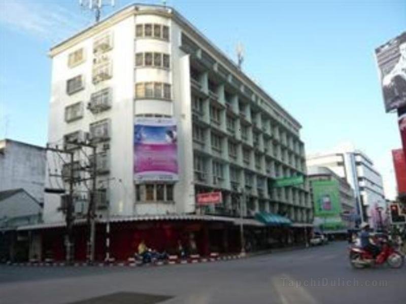 Khách sạn Laemthong