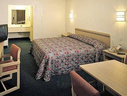 Motel 6-Middleburg Heights, OH - Cleveland