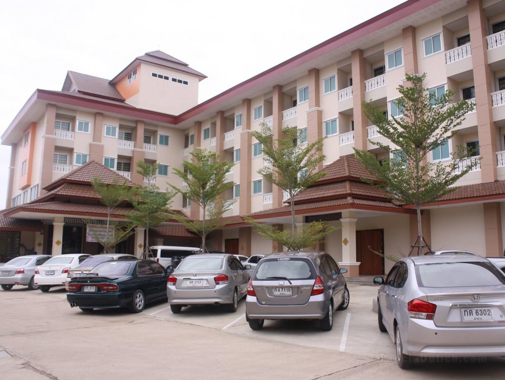 Khách sạn Butnamtong