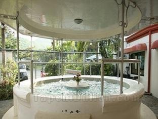 Splash Oasis Resort & Hotel
