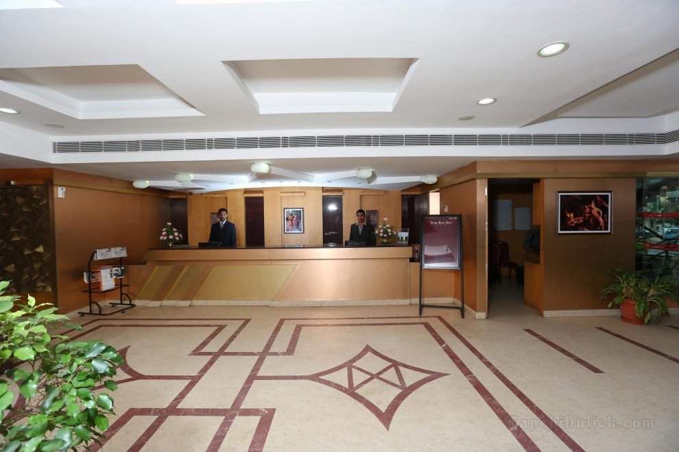 Khách sạn Pattom Royal