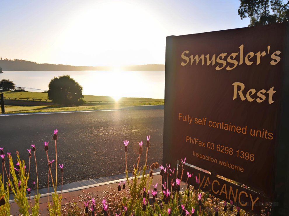 Smugglers Rest Apartments