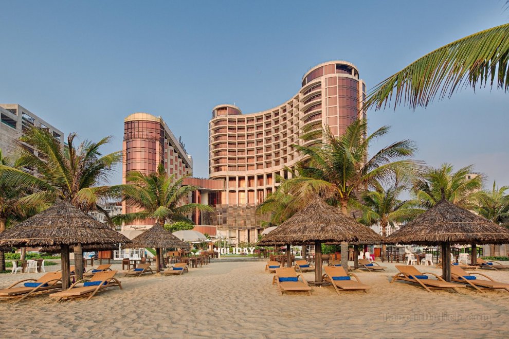 Khách sạn Holiday Beach Danang and Resort