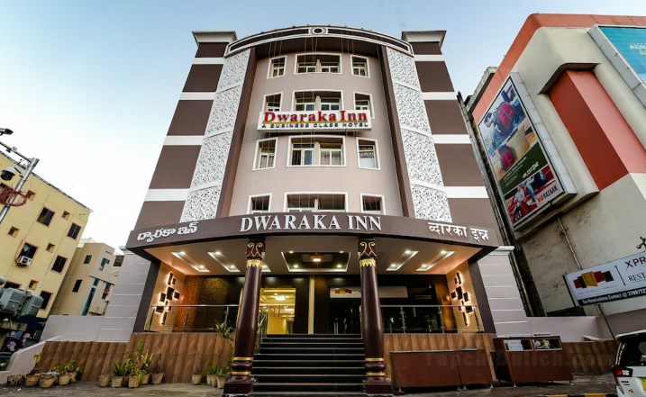 Khách sạn Dwaraka Inn