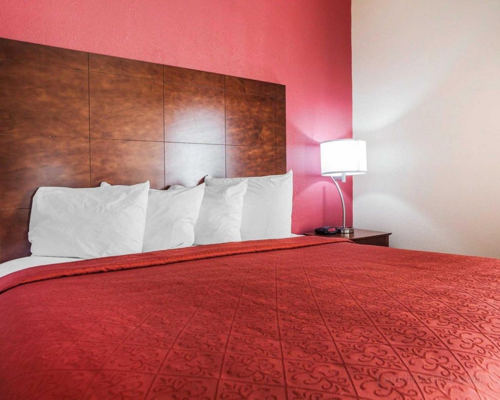 Quality Inn and Suites Altoona - Des Moines