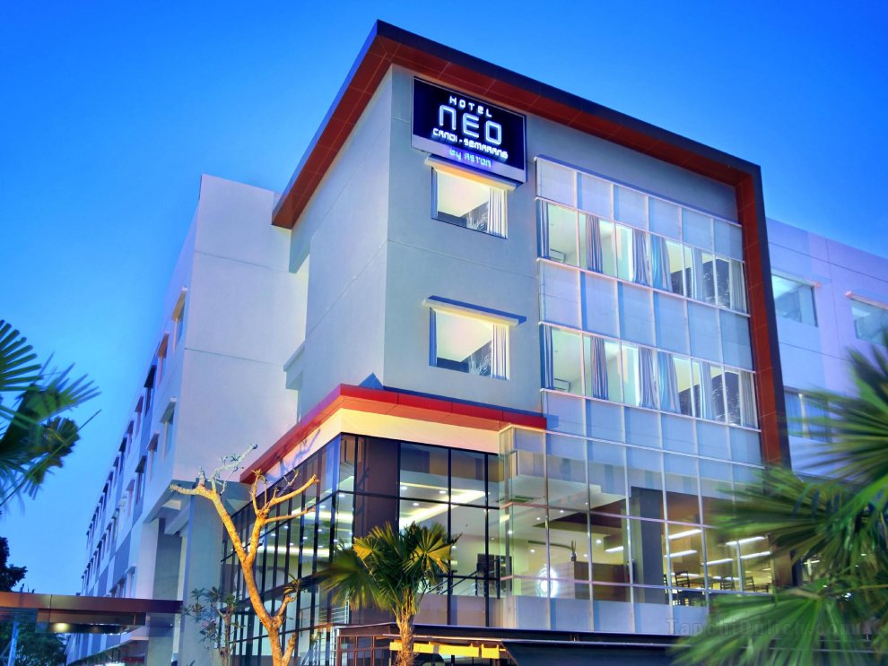 Khách sạn Neo Candi Simpang Lima - Semarang by ASTON