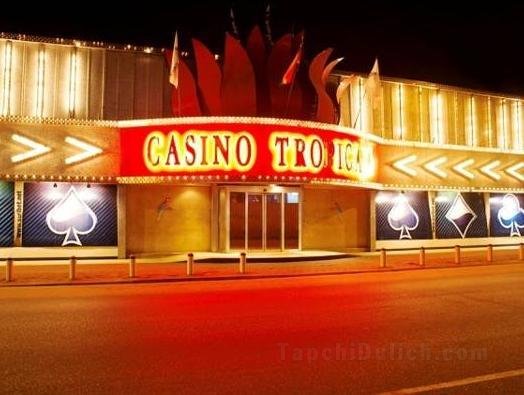 Khách sạn Tropicana & Casino