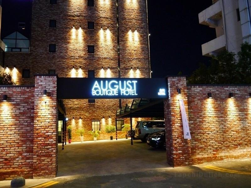 Khách sạn August Boutique