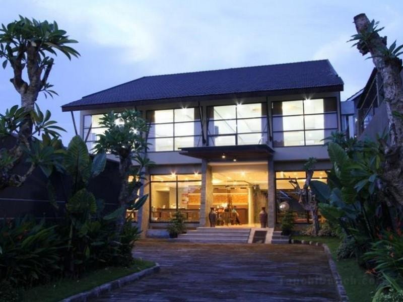 Khách sạn Ommaya and Resort